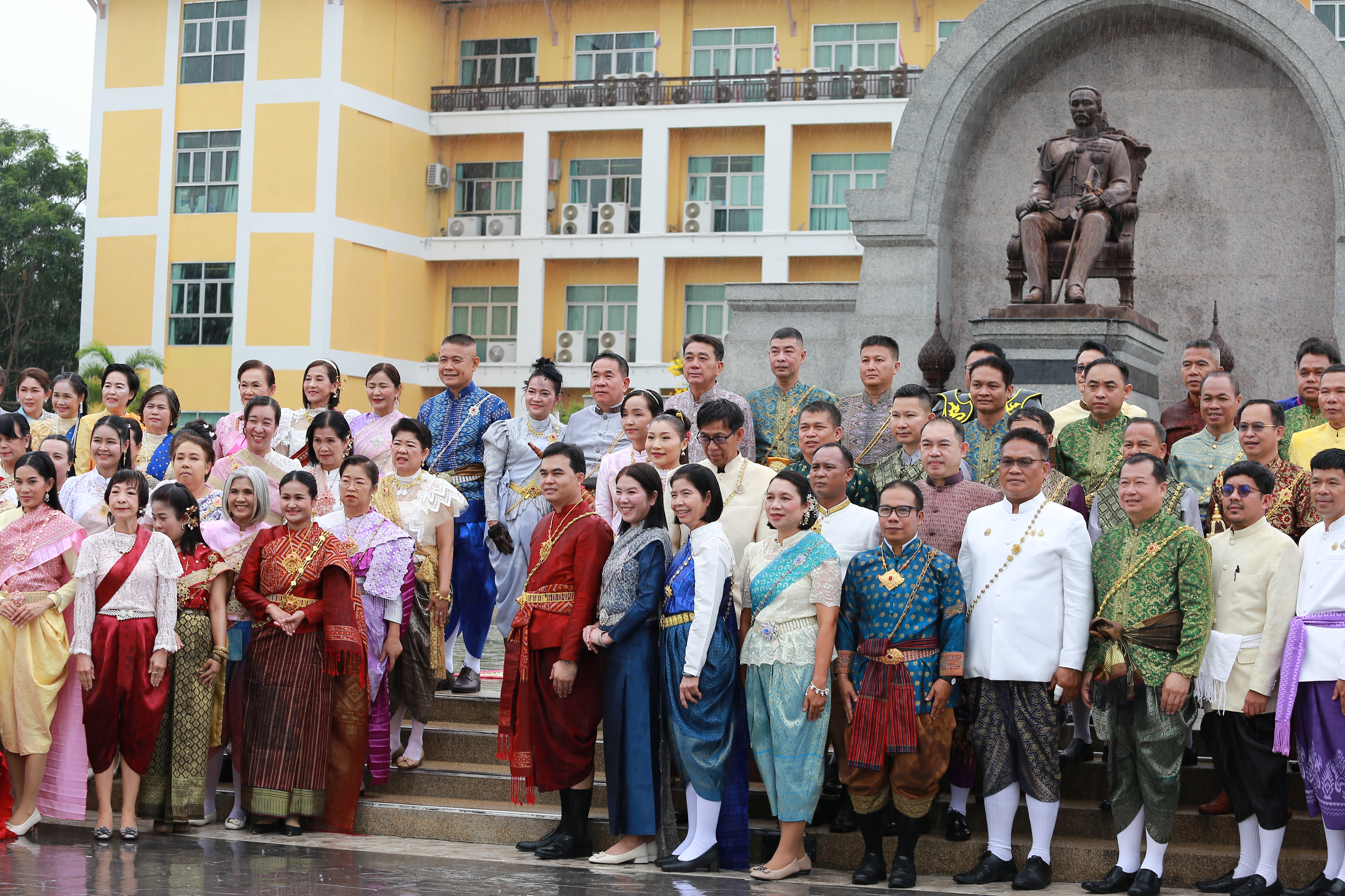 title - ร่ามพิธีถวายบังคมพระบรมราชานุสาวรีย์ พระบาทสมเด็จพระจุลจอมเกล้าเจ้าอยู่หัว (รัชกาลที่ 5) ภายใต้แนวคิด 